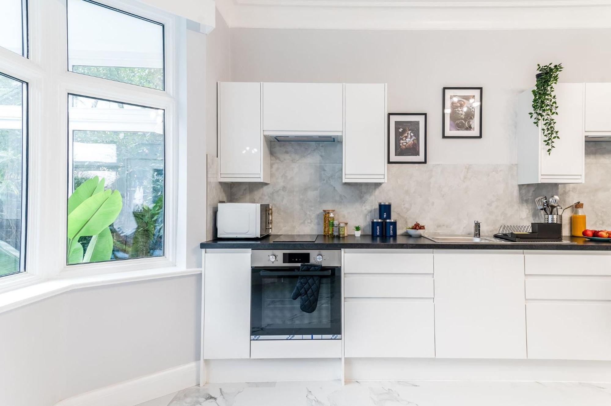 12 Elmwood Харроу