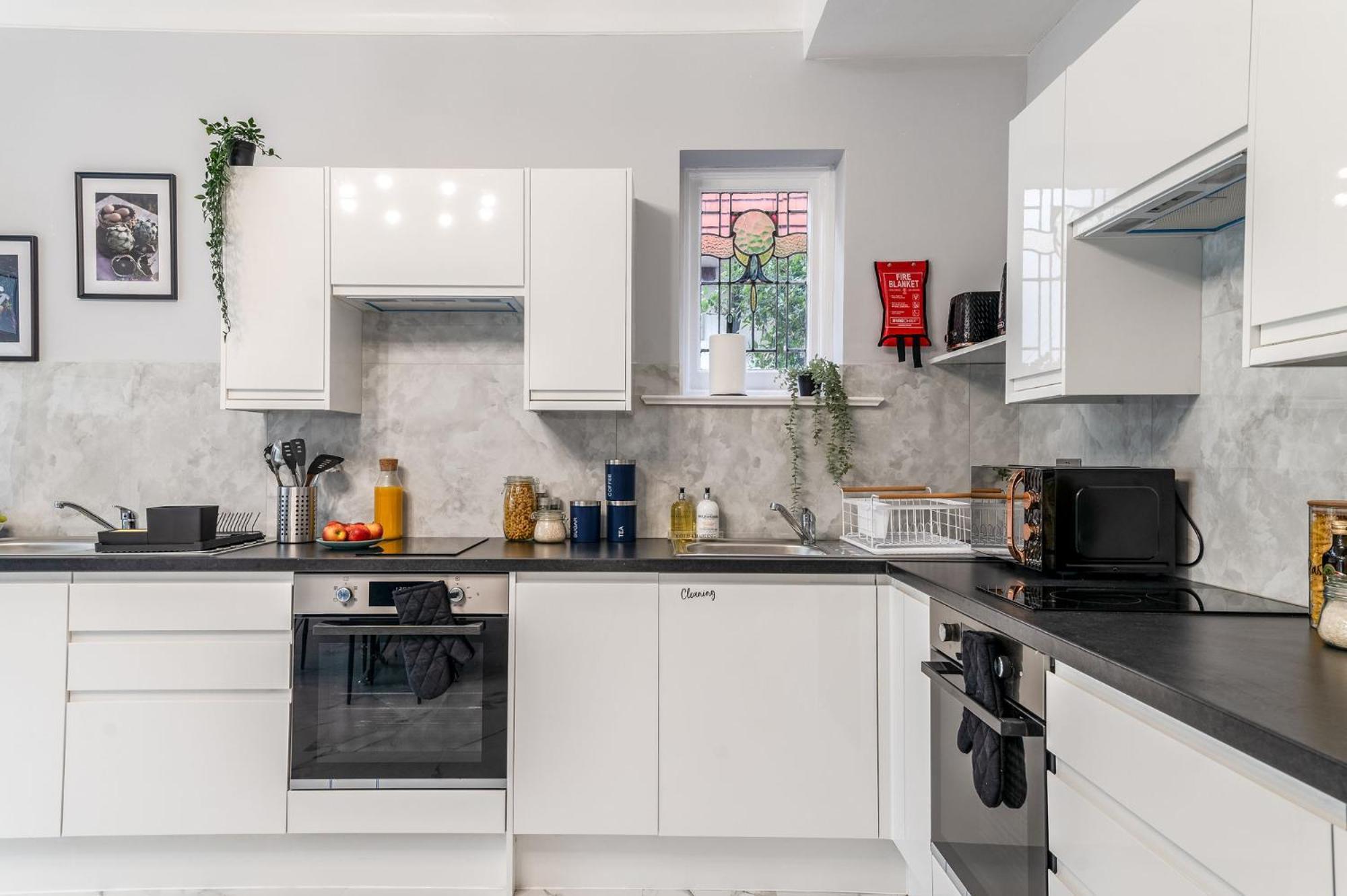12 Elmwood Харроу